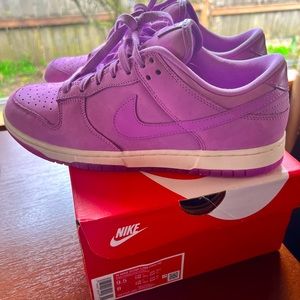 New Amazing lavender Nike dunks
